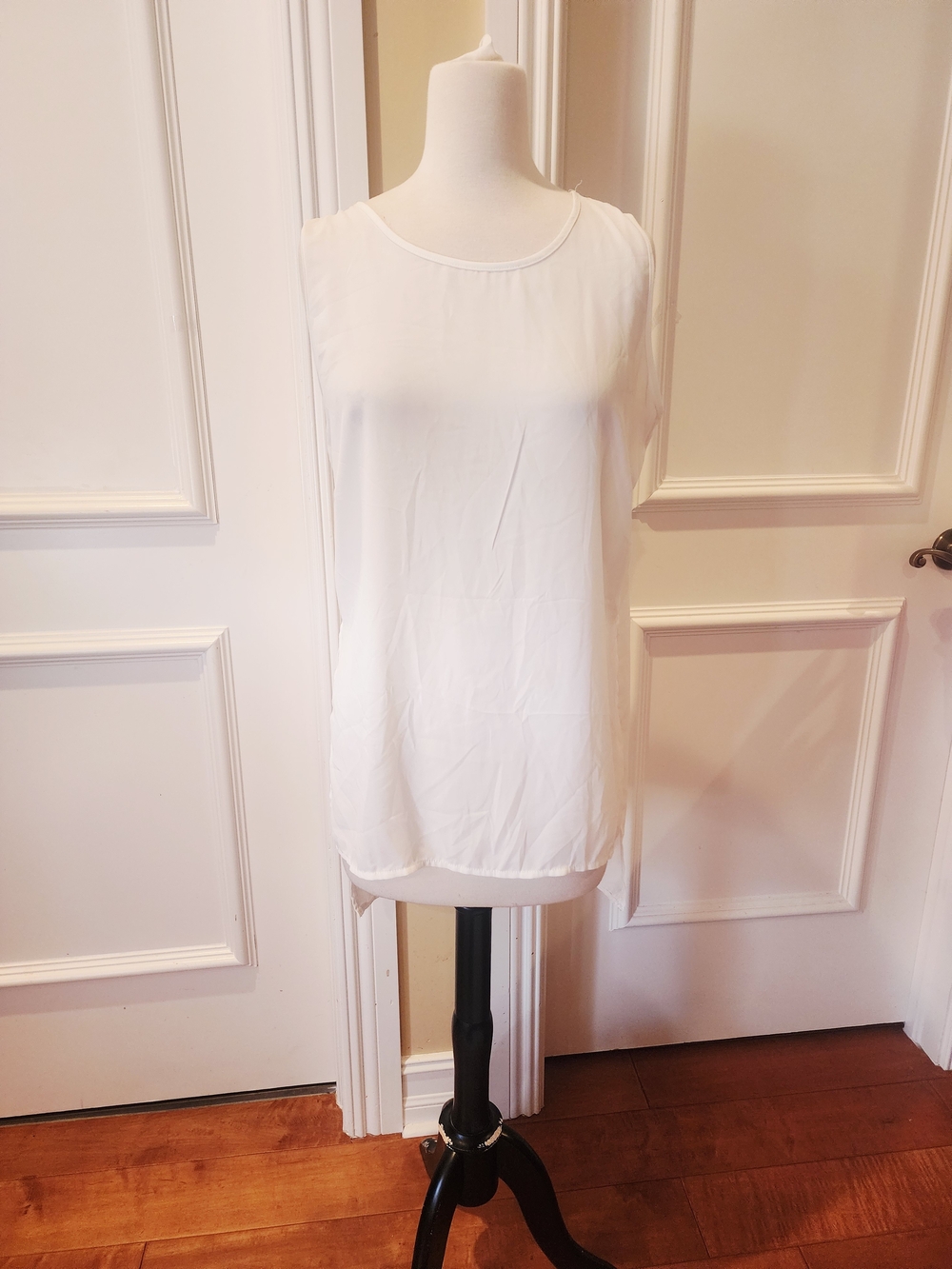 Zenana Outfitters White Sleeveless Tank Top